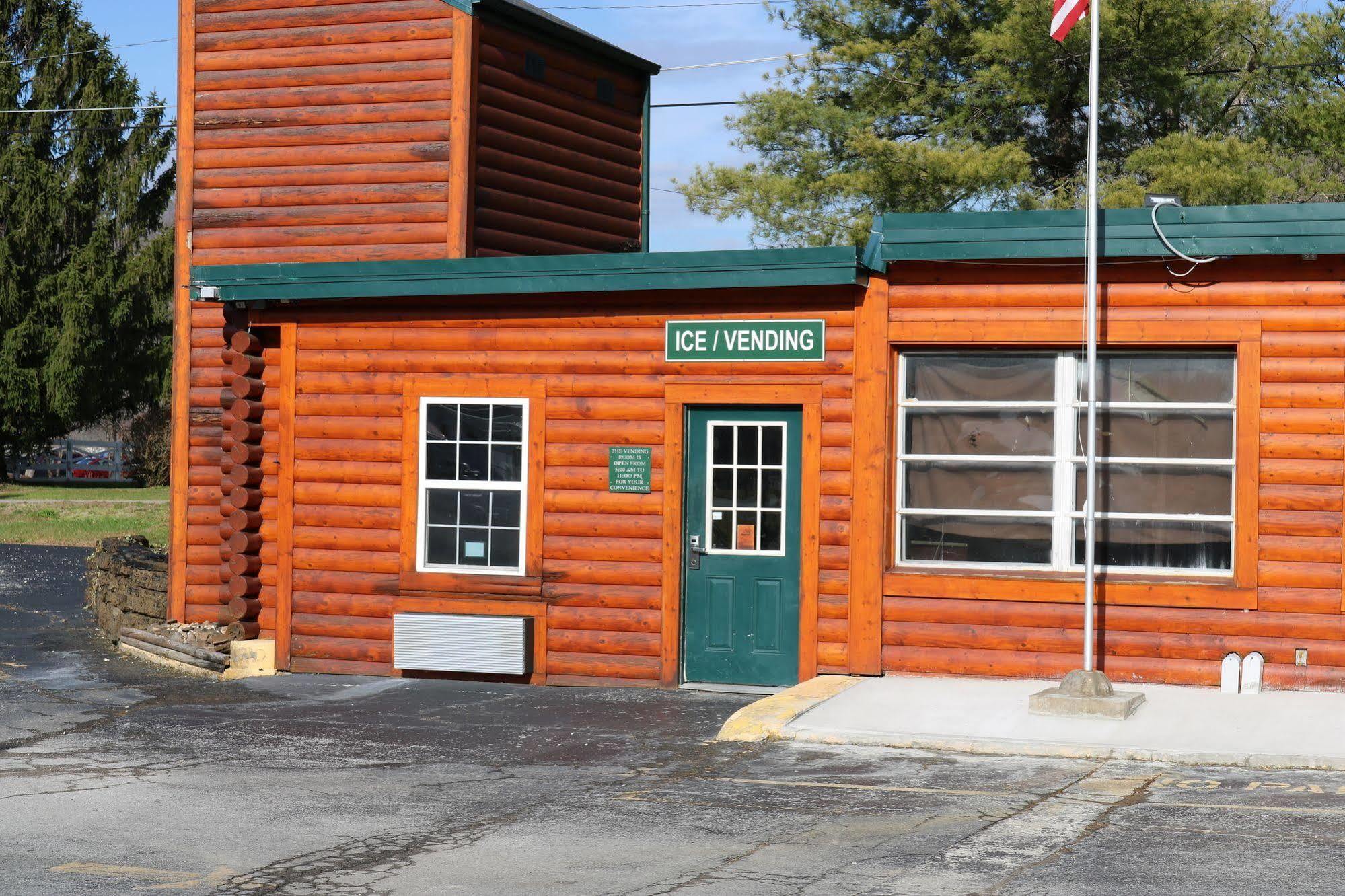 Rodeway Inn Harlan Exterior photo